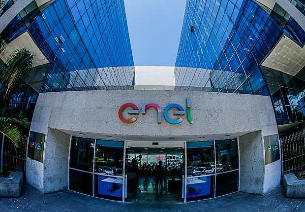 Mesmo com apagões e serviço insatisfatório, conta de luz sobe 10% em sete meses Mesmo com apagões e serviço insatisfatório, conta de luz sobe 10% em sete meses