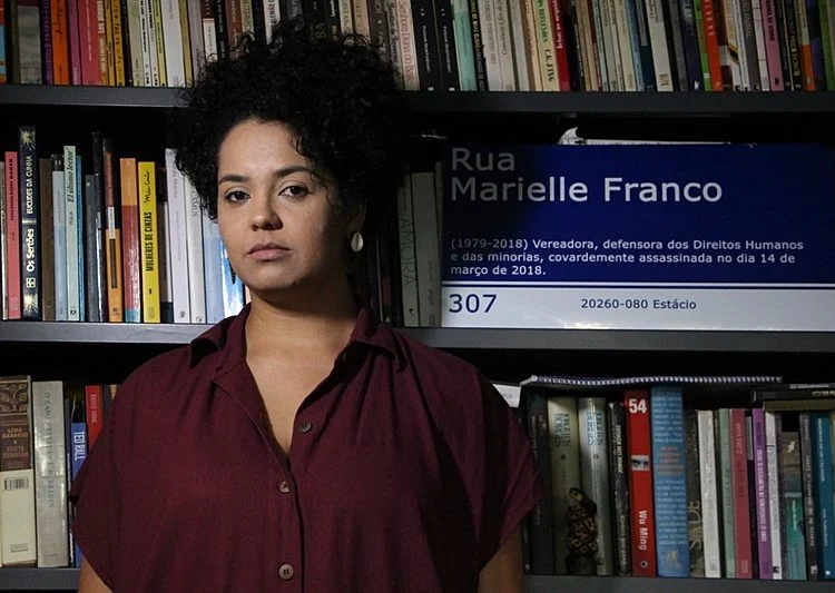 Primeiro romance de Bianca Santana, ‘Apolinária’ resgata memórias de mulheres negras Primeiro romance de Bianca Santana, ‘Apolinária’ resgata memórias de mulheres negras
