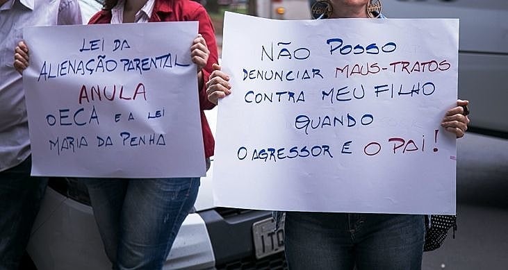 Lei de Alienação Parental completa 15 anos sob críticas de silenciamento de mulheres e crianças Lei de Alienação Parental completa 15 anos sob críticas de silenciamento de mulheres e crianças
