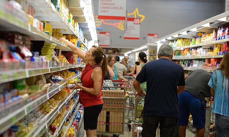 Trabalhadores de supermercados terão reajuste com ganho real no Rio de Janeiro Trabalhadores de supermercados terão reajuste com ganho real no Rio de Janeiro