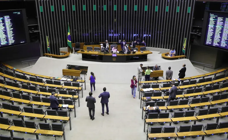 Senado aprova mudanças da Câmara em lei de proteção às crianças nas redes Senado aprova mudanças da Câmara em lei de proteção às crianças nas redes