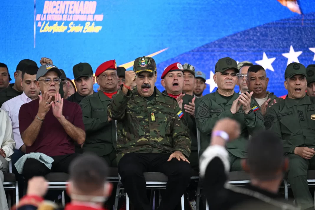 Venezuela diz que está pronta para combate com os EUA após Trump ameaçar com ofensiva terrestre Venezuela diz que está pronta para combate com os EUA após Trump ameaçar com ofensiva terrestre