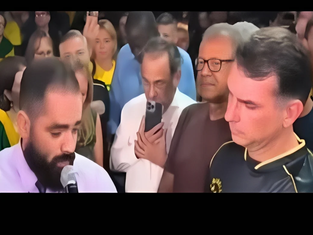 ‘Sou de esquerda porque sou crente’, diz evangélico agredido em vigília pró-Bolsonaro ‘Sou de esquerda porque sou crente’, diz evangélico agredido em vigília pró-Bolsonaro