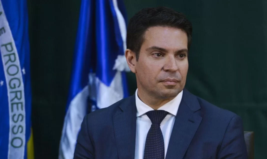 Foragido, Ramagem diz estar ‘seguro’ nos EUA com anuência do governo Trump Foragido, Ramagem diz estar ‘seguro’ nos EUA com anuência do governo Trump