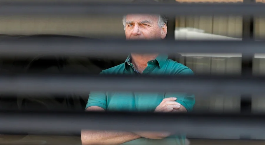 Defesa fala em ‘risco à vida’ de Bolsonaro e pede a Moraes para cumprir pena em casa Defesa fala em ‘risco à vida’ de Bolsonaro e pede a Moraes para cumprir pena em casa