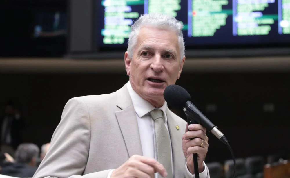 Deputado pede quebras de sigilo e vê ligação entre Banco Master, igrejas e INSS Deputado pede quebras de sigilo e vê ligação entre Banco Master, igrejas e INSS