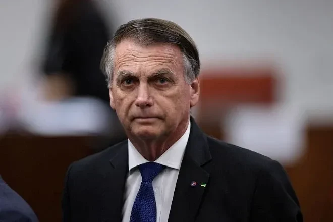 PL suspende salário de Jair Bolsonaro após prisão PL suspende salário de Jair Bolsonaro após prisão