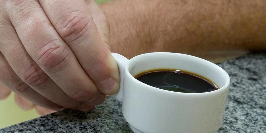Café pode proteger o coração e reduzir arritmias cardíacas, aponta novo estudo Café pode proteger o coração e reduzir arritmias cardíacas, aponta novo estudo