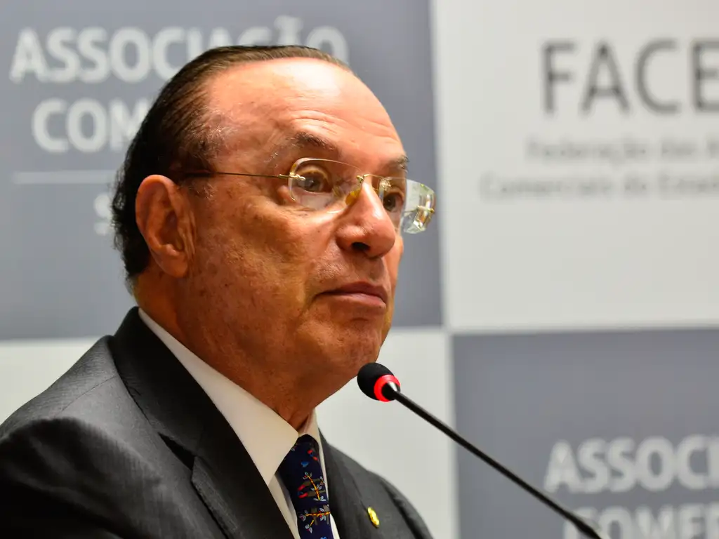 Caso Zambelli leva Maluf a cobrar mandato perdido e pedir indenização Caso Zambelli leva Maluf a cobrar mandato perdido e pedir indenização