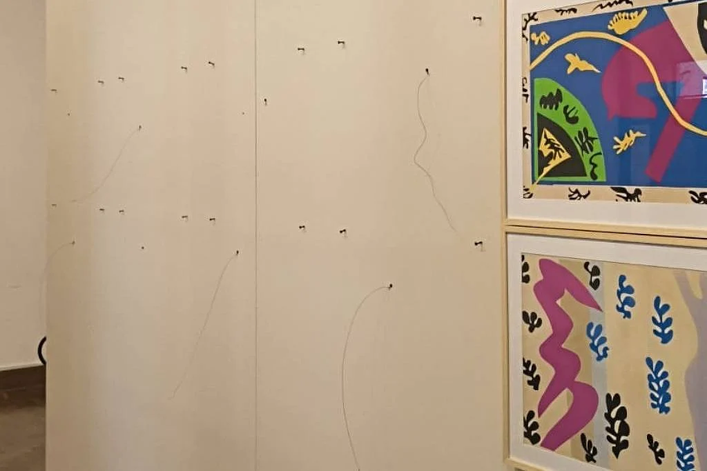 Dupla armada invade biblioteca Mário de Andrade, em SP, e rouba obras de arte de Matisse e Portinari Dupla armada invade biblioteca Mário de Andrade, em SP, e rouba obras de arte de Matisse e Portinari