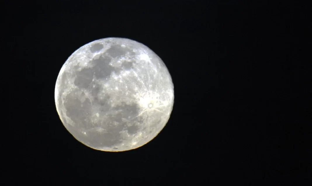 Última superlua de 2025 ocorre nesta quinta-feira (4) Última superlua de 2025 ocorre nesta quinta-feira (4)