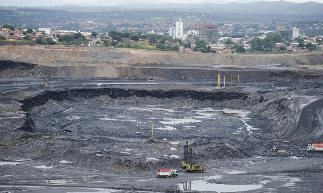 Estudo aponta irregularidade em 37% dos processos de mineração no país Estudo aponta irregularidade em 37% dos processos de mineração no país