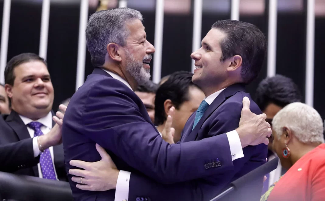 Motta elogia servidora alvo da PF e diz que Dino não aponta desvio Motta elogia servidora alvo da PF e diz que Dino não aponta desvio