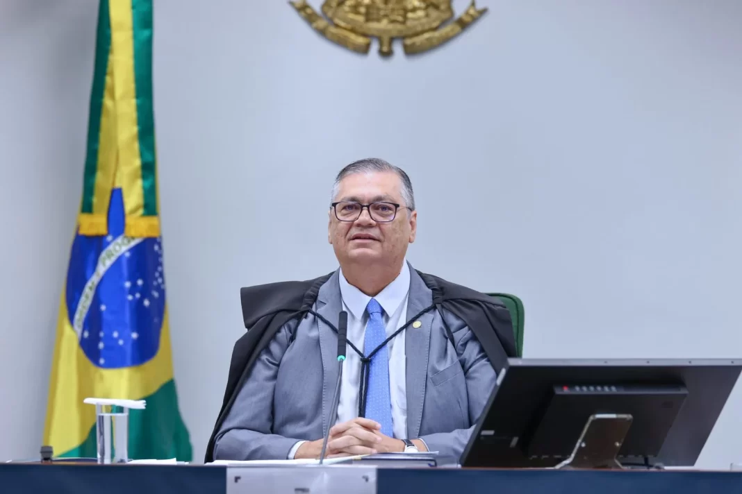 Dino suspende manobra do Congresso para retomar emendas do orçamento secreto Dino suspende manobra do Congresso para retomar emendas do orçamento secreto