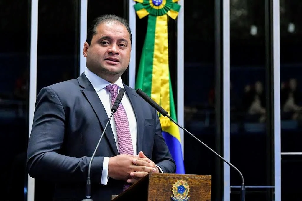 PF faz busca contra senador Weverton Rocha e prende filho do ‘Careca do INSS’ PF faz busca contra senador Weverton Rocha e prende filho do ‘Careca do INSS’