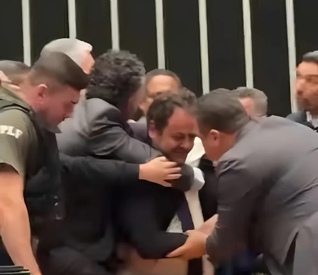 DITADURA NA CÂMARA DITADURA NA CÂMARA