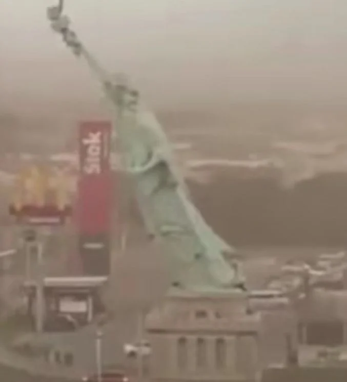 Temporal derruba estátua da Havan no Rio Grande do Sul Temporal derruba estátua da Havan no Rio Grande do Sul