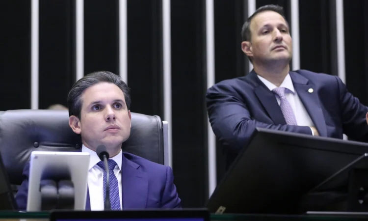 Câmara adia para o ano que vem votações da PEC da Segurança e do PL Antifacção Câmara adia para o ano que vem votações da PEC da Segurança e do PL Antifacção