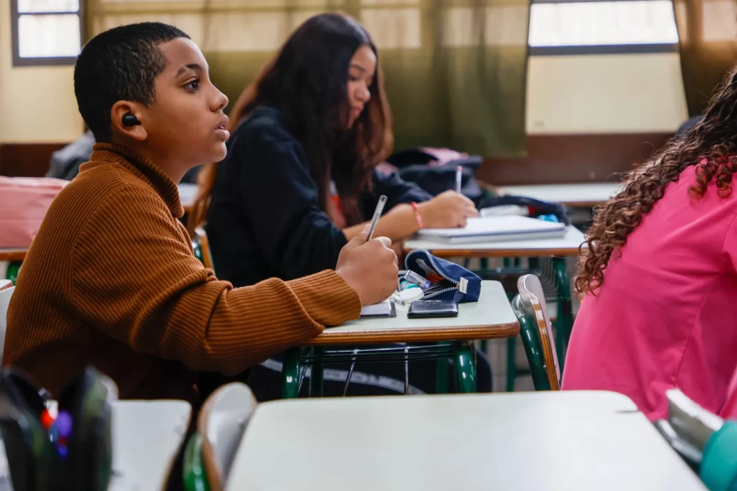 Aprovação automática: a alquimia que infla o IDEB Aprovação automática: a alquimia que infla o IDEB