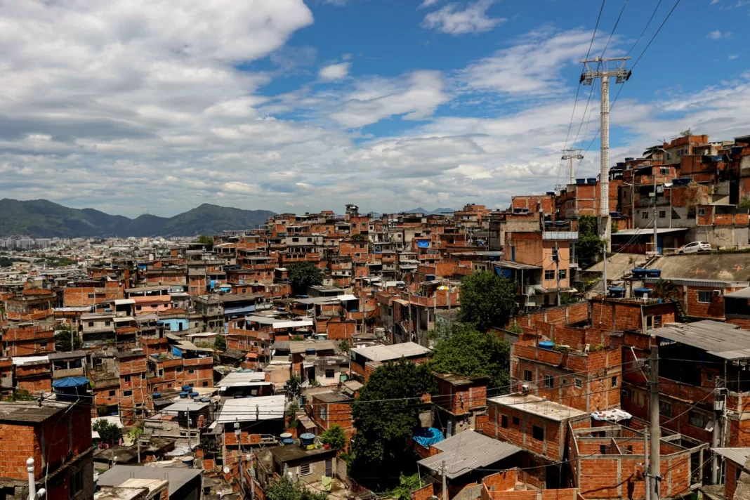 Brasil reduz pobreza, mas segue entre países mais desiguais Brasil reduz pobreza, mas segue entre países mais desiguais