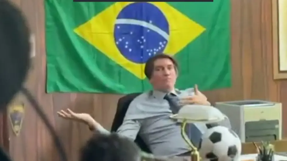 Filme de Bolsonaro é uma ´facada´ nos cofres públicos Filme de Bolsonaro é uma ´facada´ nos cofres públicos