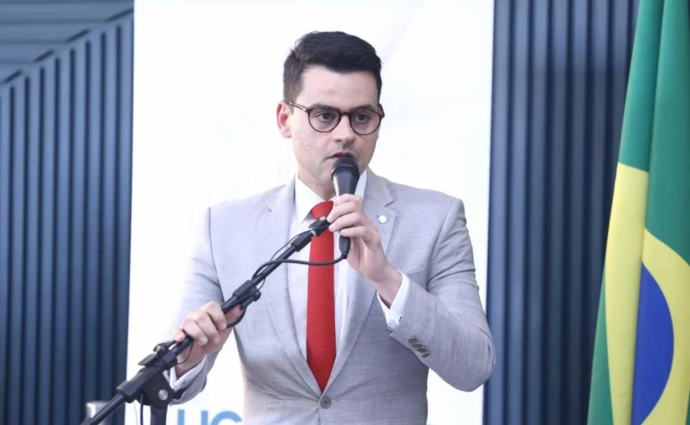 Presidente de comissão assume R$ 45 milhões em emendas após votação relâmpago Presidente de comissão assume R$ 45 milhões em emendas após votação relâmpago