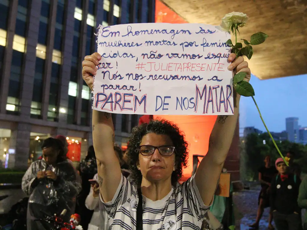 Atos pelo Brasil denunciam aumento da violência contra as mulheres Atos pelo Brasil denunciam aumento da violência contra as mulheres
