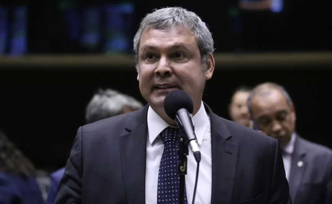 PT vai ao STF contra PL da dosimetria e aponta manobra no Senado PT vai ao STF contra PL da dosimetria e aponta manobra no Senado
