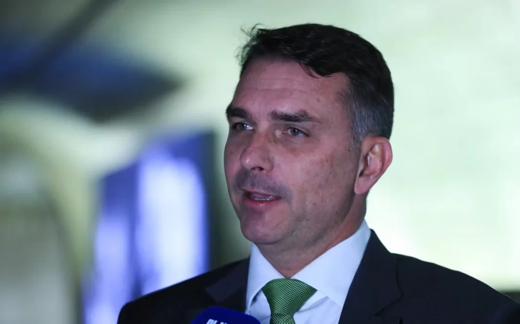 Flávio diz agora que candidatura é irreversível e que sobrenome é vantagem sobre Tarcísio Flávio diz agora que candidatura é irreversível e que sobrenome é vantagem sobre Tarcísio