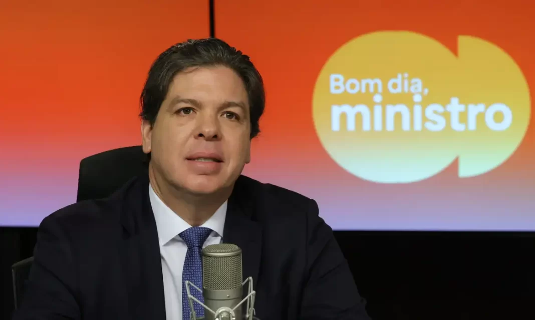 Governo diz que conectará 100% das escolas até fim de 2026 Governo diz que conectará 100% das escolas até fim de 2026