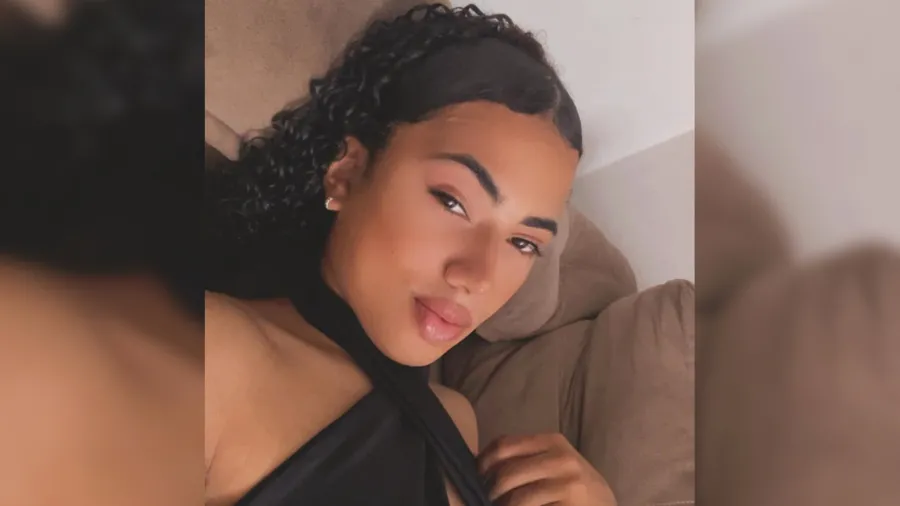 Mulher trans é morta com ‘mata-leão’ de motorista por app dentro de carro na Bahia Mulher trans é morta com ‘mata-leão’ de motorista por app dentro de carro na Bahia