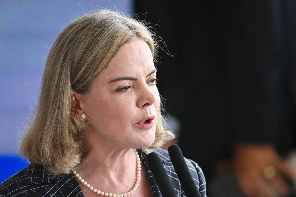 Gleisi critica Tarcisio por apoiar ataque dos EUA à Venezuela Gleisi critica Tarcisio por apoiar ataque dos EUA à Venezuela