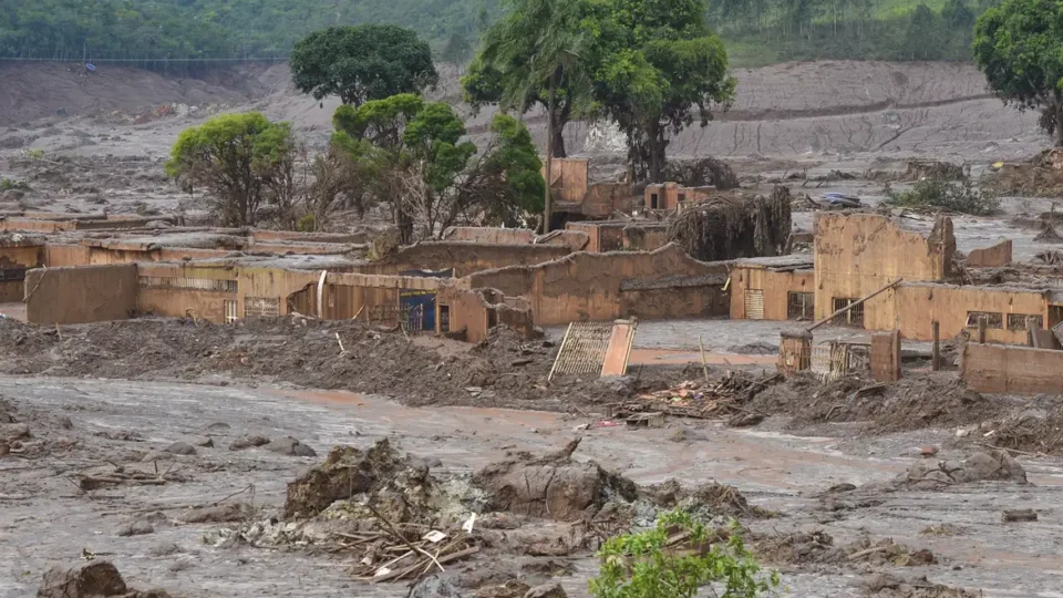 Tribunal consolida culpa da BHP Tribunal consolida culpa da BHP