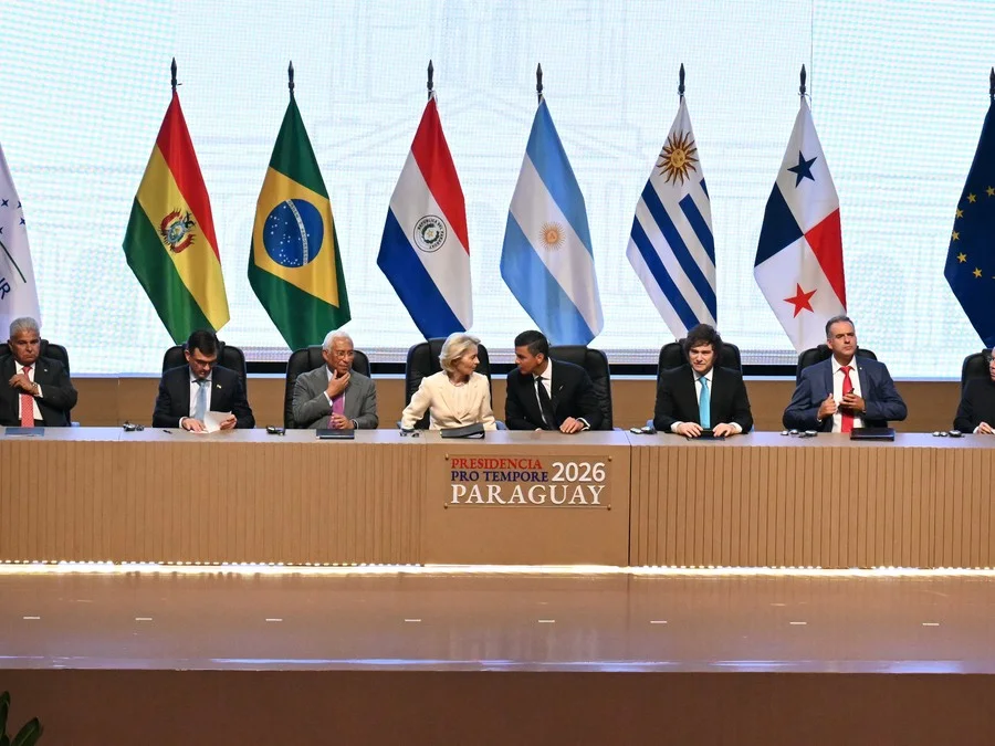 Líderes do Mercosul e da UE assinam acordo e defendem multilateralismo Líderes do Mercosul e da UE assinam acordo e defendem multilateralismo