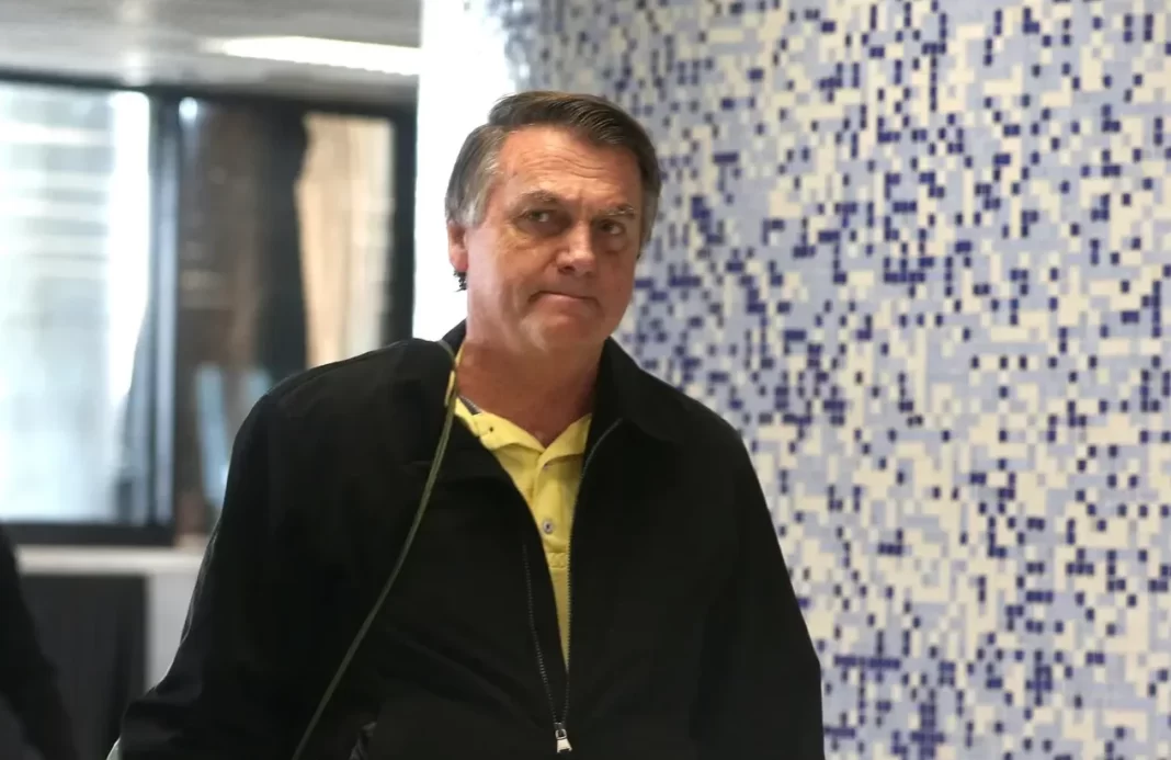 Gilmar nega pedido de prisão domiciliar para Bolsonaro feito por advogado fora do caso Gilmar nega pedido de prisão domiciliar para Bolsonaro feito por advogado fora do caso