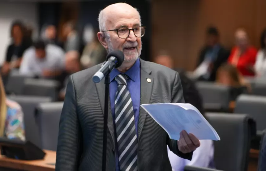 Deputado do PSD sofre assaltado armado às 7h15 no Gasômetro Deputado do PSD sofre assaltado armado às 7h15 no Gasômetro