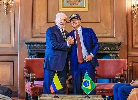 Lula e Petro conversam por telefone e expressam preocupação com a Venezuela Lula e Petro conversam por telefone e expressam preocupação com a Venezuela