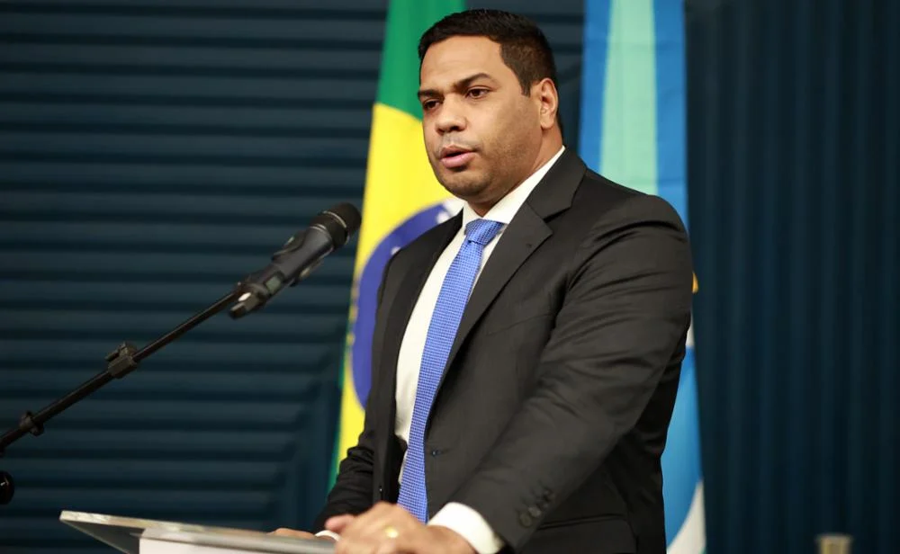 Senador aciona PGR por atuação de ministro do TCU no caso do Banco Master Senador aciona PGR por atuação de ministro do TCU no caso do Banco Master