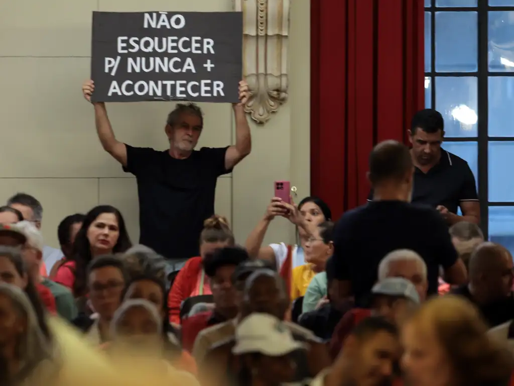 Sem reformar as Forças Armadas, democracia segue em risco, dizem especialistas Sem reformar as Forças Armadas, democracia segue em risco, dizem especialistas