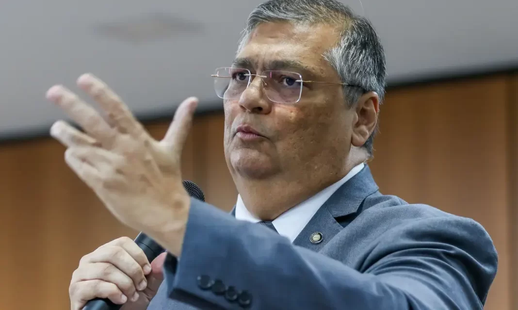 Dino diz que caso Marielle será analisado ‘à luz de fatos e provas’ em abertura de julgamento Dino diz que caso Marielle será analisado ‘à luz de fatos e provas’ em abertura de julgamento
