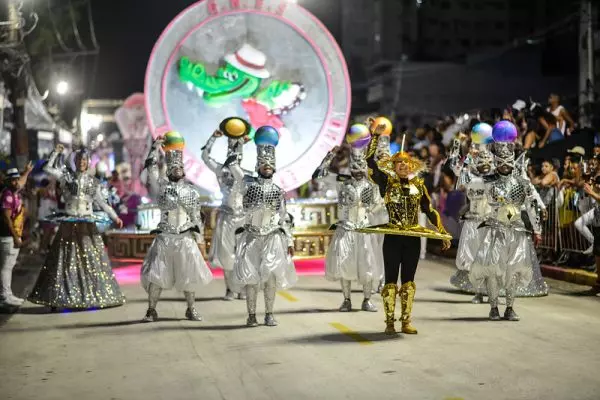 Grupos de acesso do Carnaval do RJ enfrentam precariedade e risco de incêndio Grupos de acesso do Carnaval do RJ enfrentam precariedade e risco de incêndio