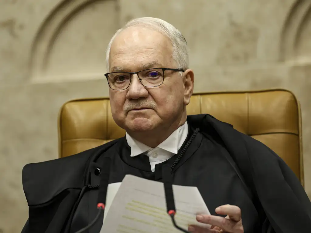 Fachin tira pedido de investigação contra Mendonça do inquérito das fake news Fachin tira pedido de investigação contra Mendonça do inquérito das fake news
