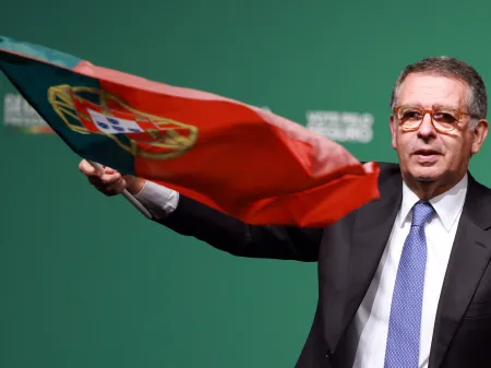 Socialista moderado vence extrema direita e é eleito presidente em Portugal Socialista moderado vence extrema direita e é eleito presidente em Portugal