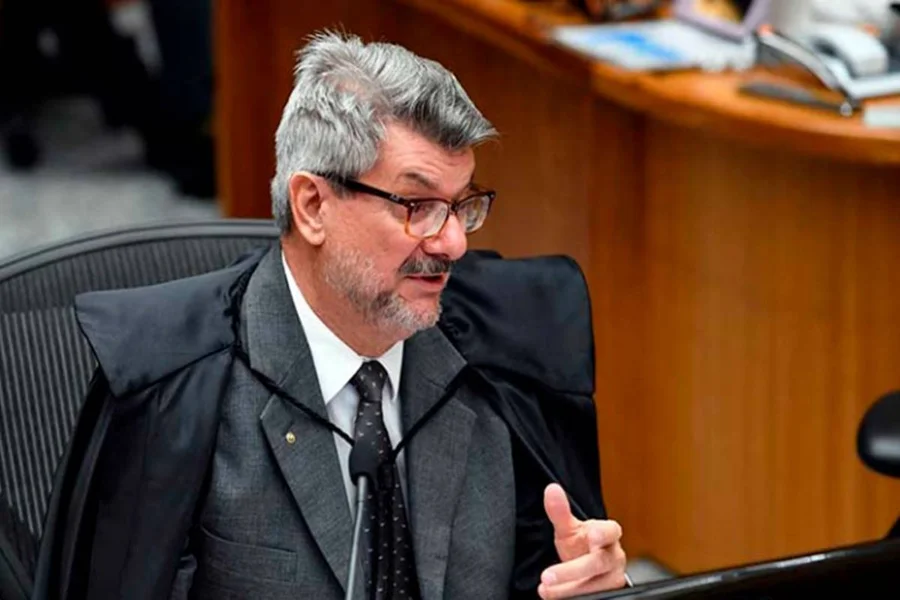 Servidora do STJ relata ter sofrido assédio por quase três anos em gabinete de Buzzi Servidora do STJ relata ter sofrido assédio por quase três anos em gabinete de Buzzi