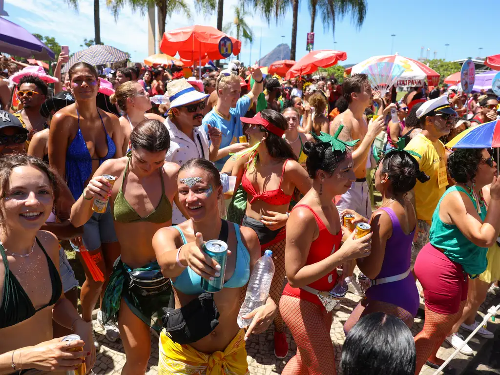 Carnaval, álcool e canetas emagrecedoras: por que essa combinação é a pior possível Carnaval, álcool e canetas emagrecedoras: por que essa combinação é a pior possível