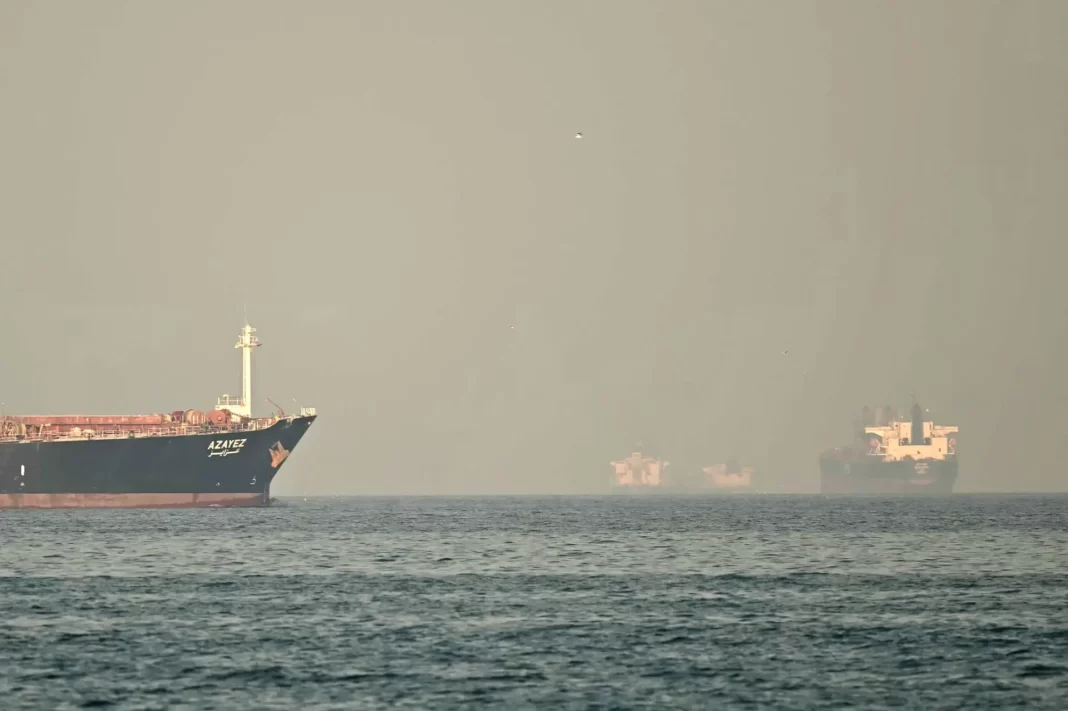 Irã ameaça fechar totalmente Estreito de Ormuz caso Trump ataque bases de energia Irã ameaça fechar totalmente Estreito de Ormuz caso Trump ataque bases de energia