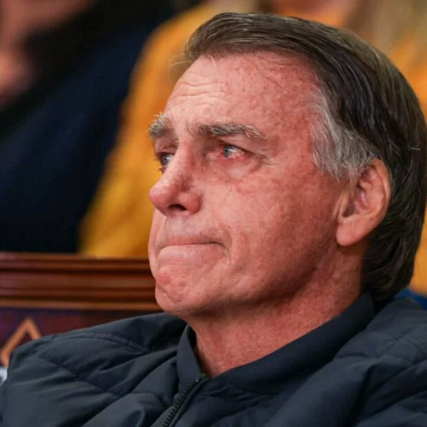 Bolsonaro na UTI aumenta pressão da oposição para colocá-lo na domiciliar Bolsonaro na UTI aumenta pressão da oposição para colocá-lo na domiciliar