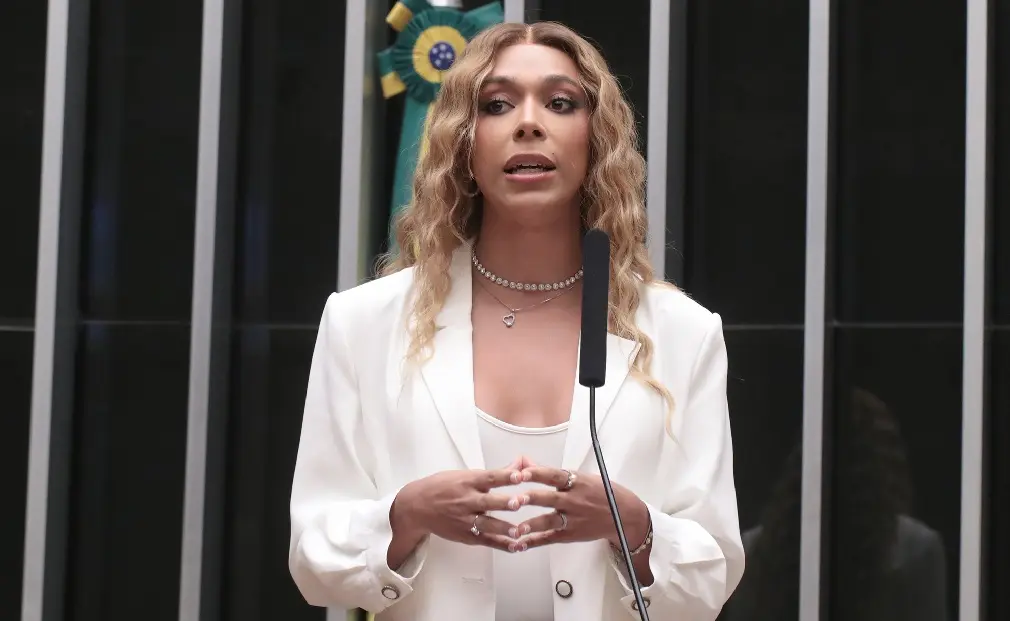 ‘O combate ao feminicídio vem na frente’, diz Erika Hilton ao assumir Comissão da Mulher ‘O combate ao feminicídio vem na frente’, diz Erika Hilton ao assumir Comissão da Mulher