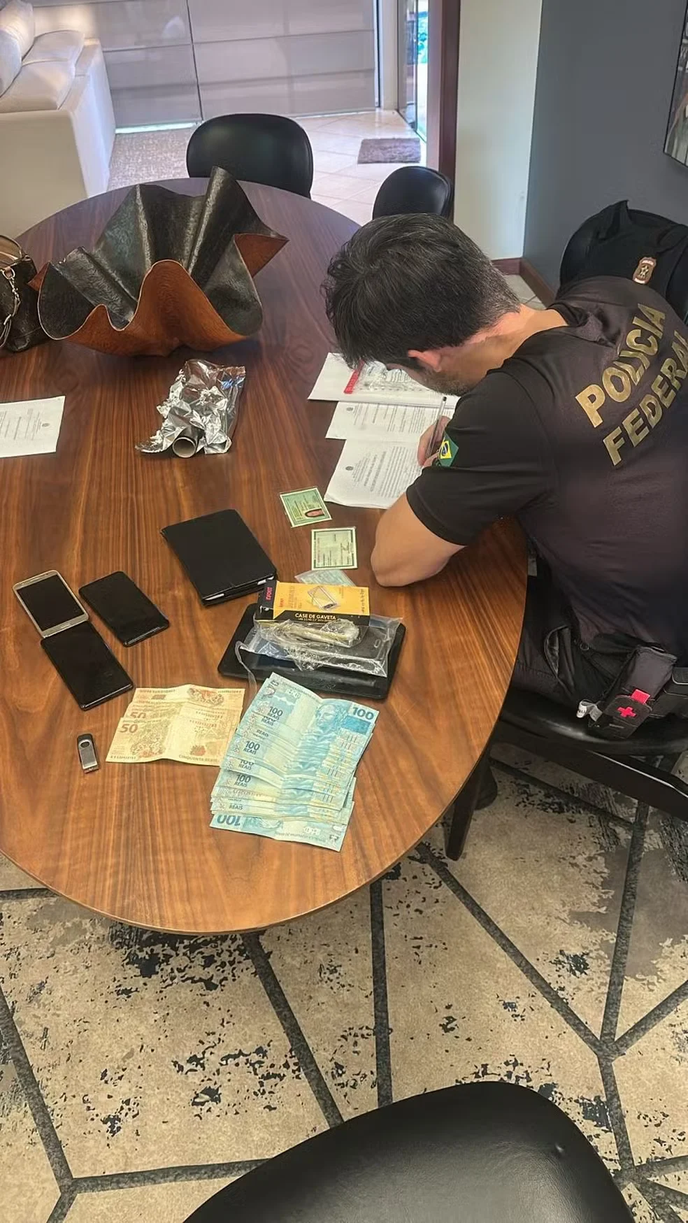 Grupo Fictor e Comando Vermelho usavam a mesma estrutura para fraudar bancos, afirma PF Grupo Fictor e Comando Vermelho usavam a mesma estrutura para fraudar bancos, afirma PF