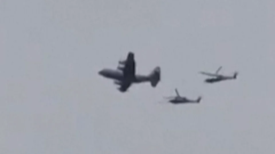 Irã e EUA intensificam buscas por piloto americano desaparecido após aviões abatidos Irã e EUA intensificam buscas por piloto americano desaparecido após aviões abatidos